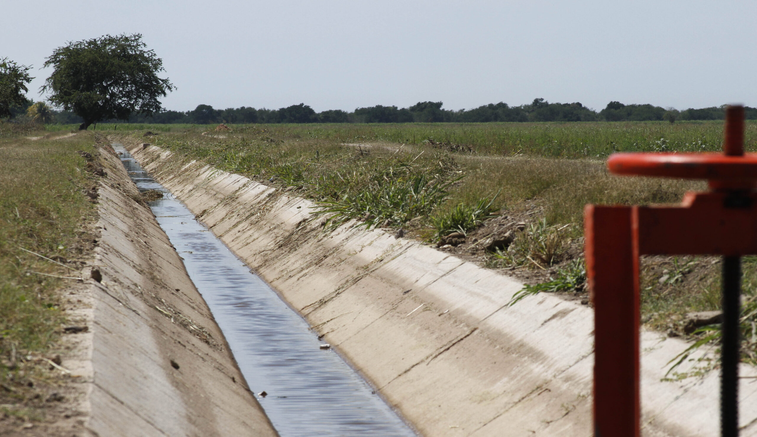 Modelado de escurrimientos hídricos y dimensionamiento de canales de desagüe pluvial
